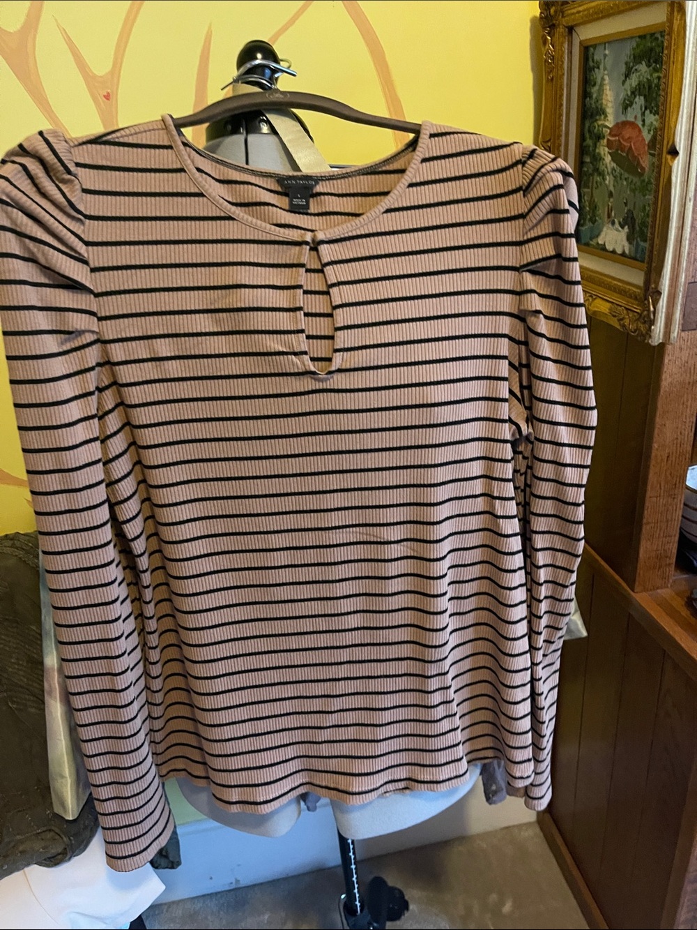 Ann Taylor Tan and Black Striped Ribbed puffed shoulder Long Sleeve Top sz L